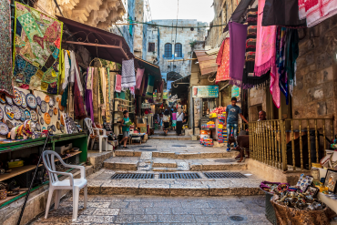 Supporting markets in the old town of Al-Quds